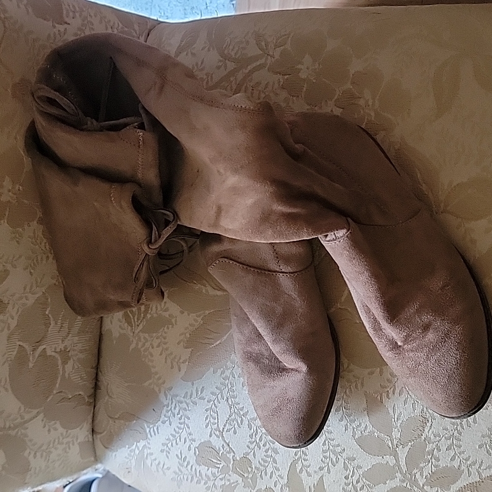 Womans tall boots